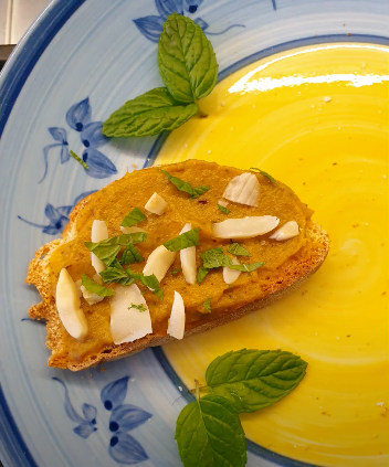 Crostini di zucca gialla